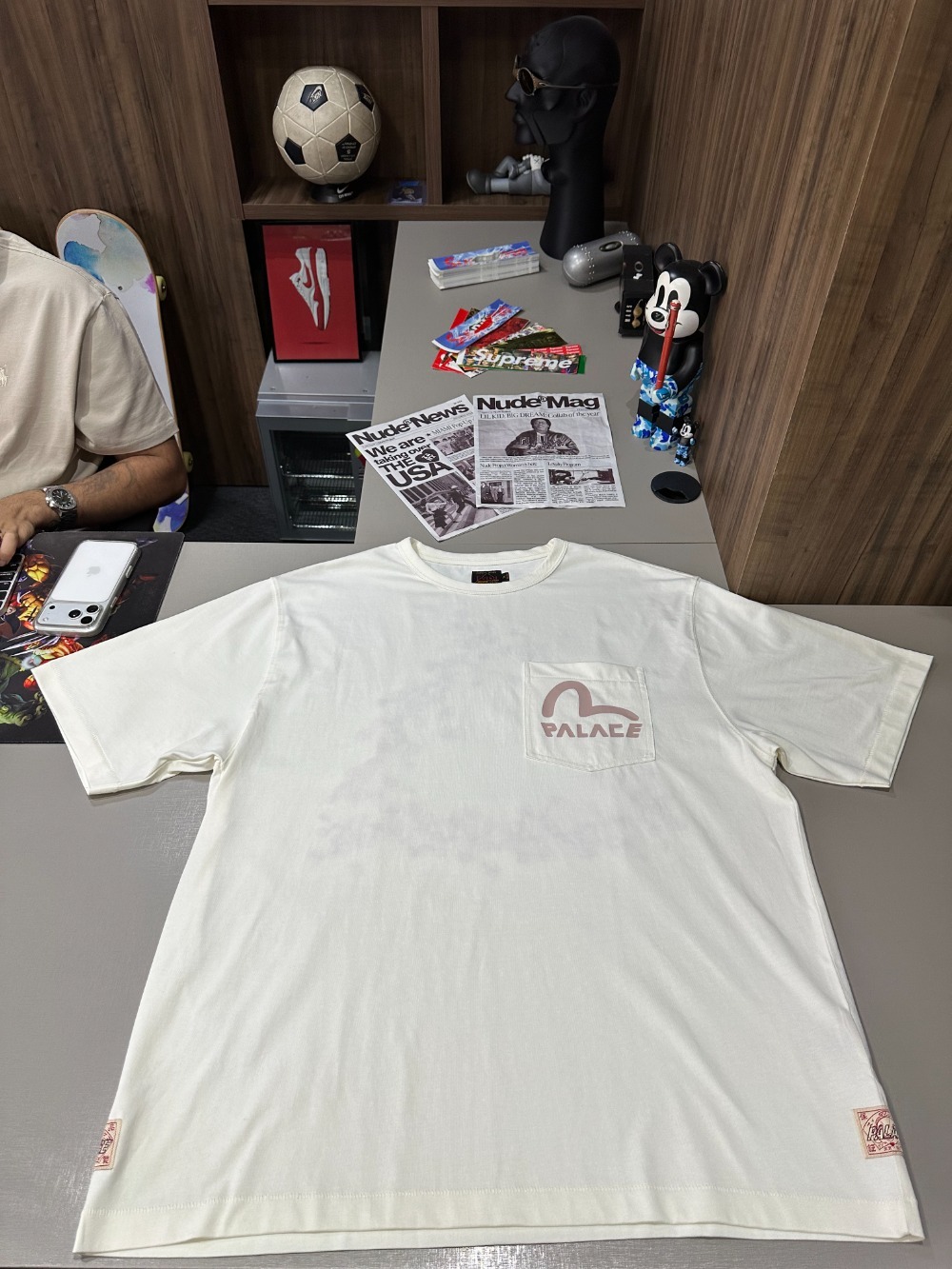 Evisu x Palace Camiseta Heavy Wash Off White — XG, Novo