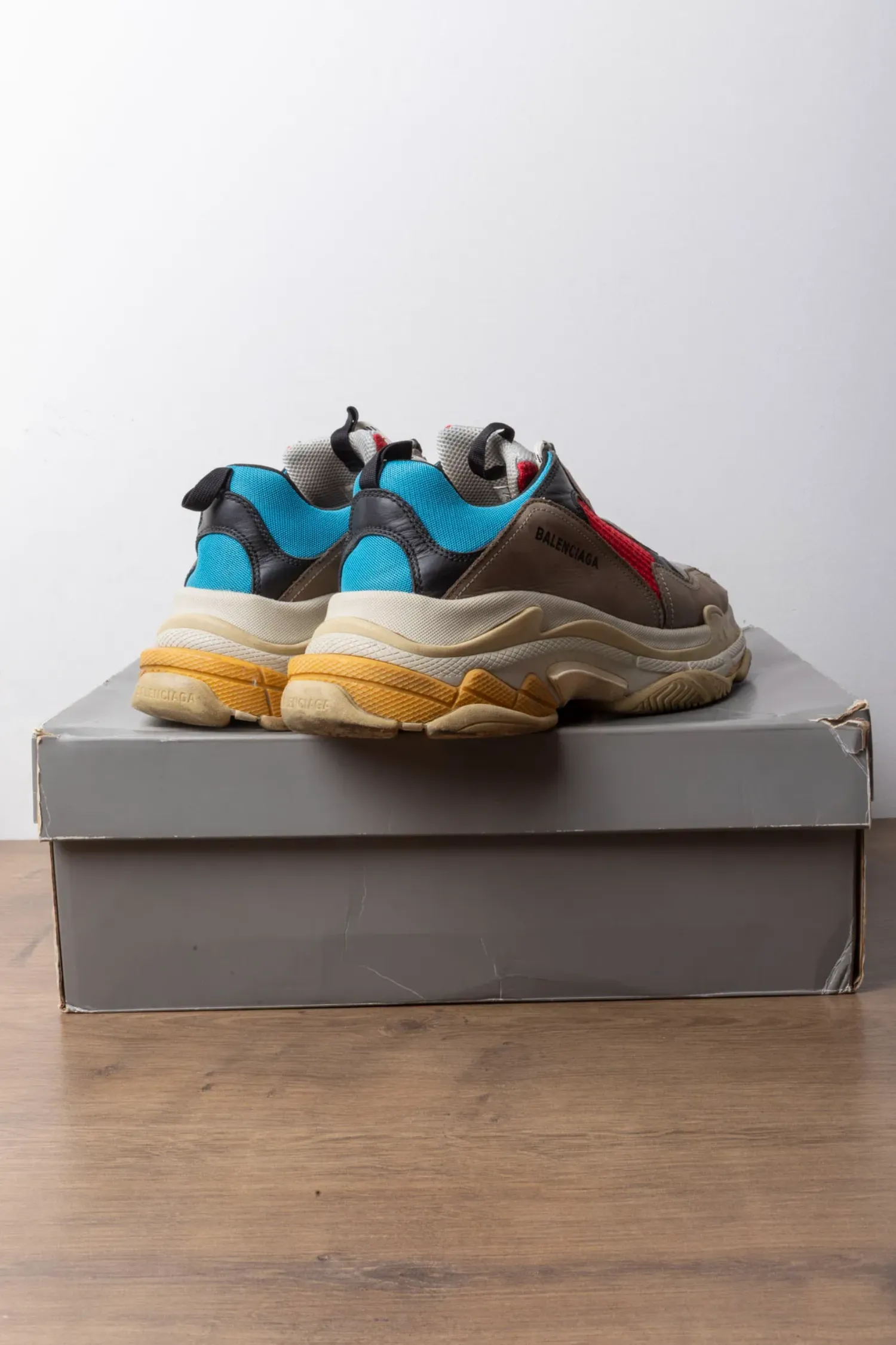 Foto 2 de Balenciaga Triple S Grey Red Blue — 41, Usado