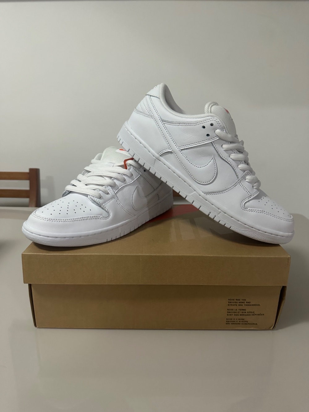 Nike SB Dunk Low Pro Triple White — 42, Novo