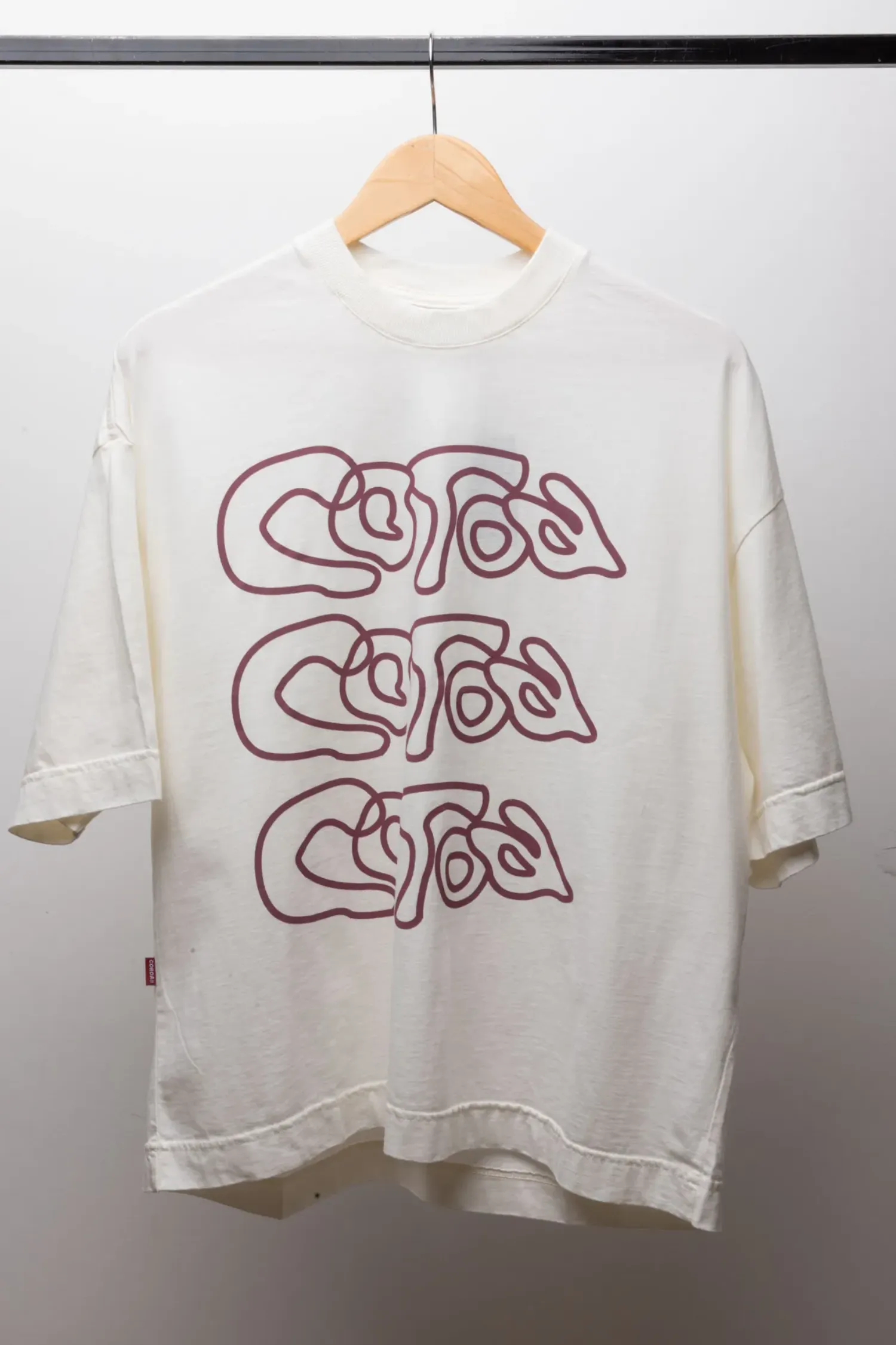 Camiseta Coroa Clothing Company Boxy Triple Coroa Off White — M / G / XG / XXG, Novo