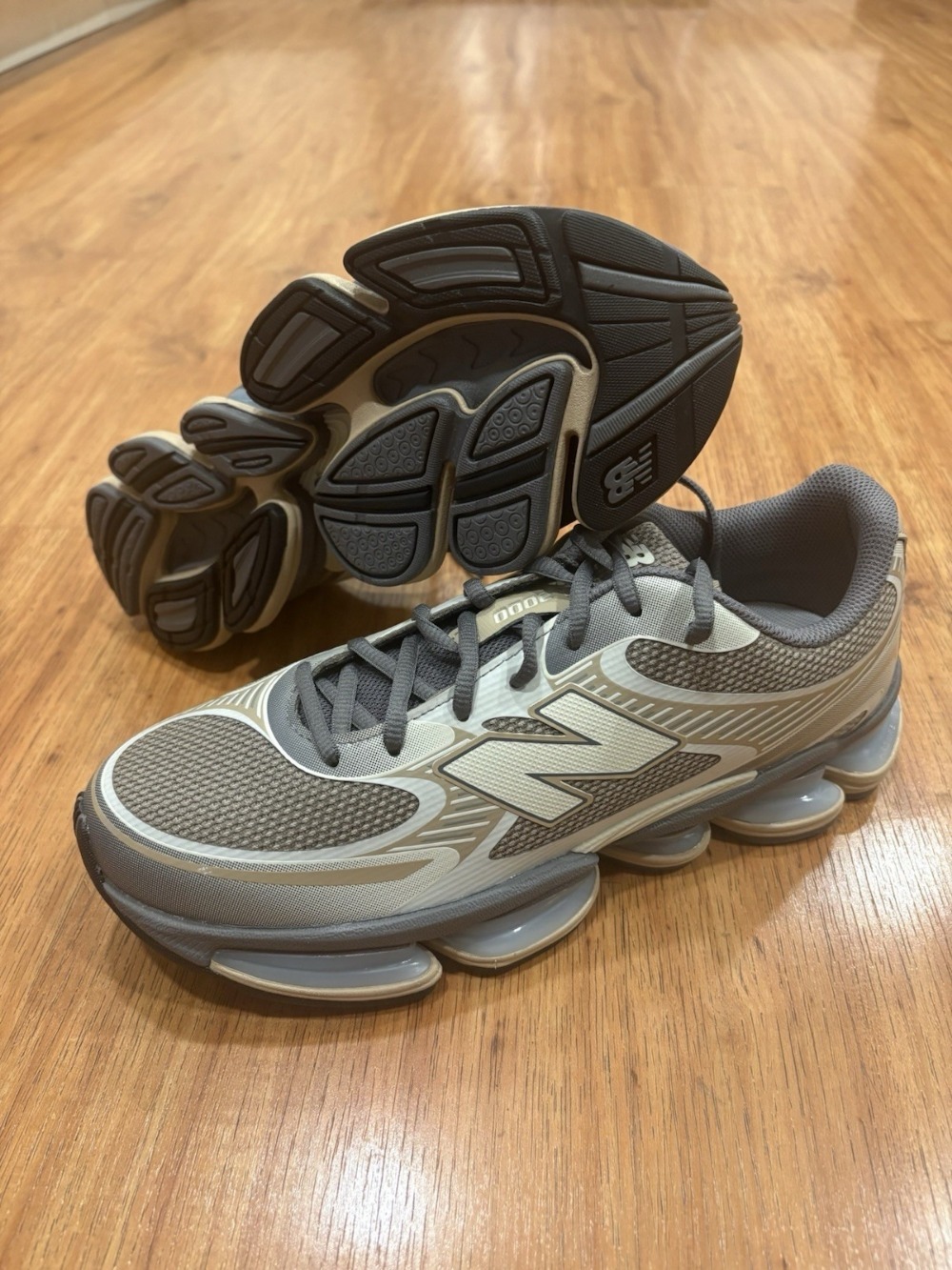 New Balance Abzorb 2000 Grey Matter Timberwolf — 34 / 35 / 35.5 / 37 / 37.5 / 38 / 39 / 39.5 / 40 / 40.5, Novo
