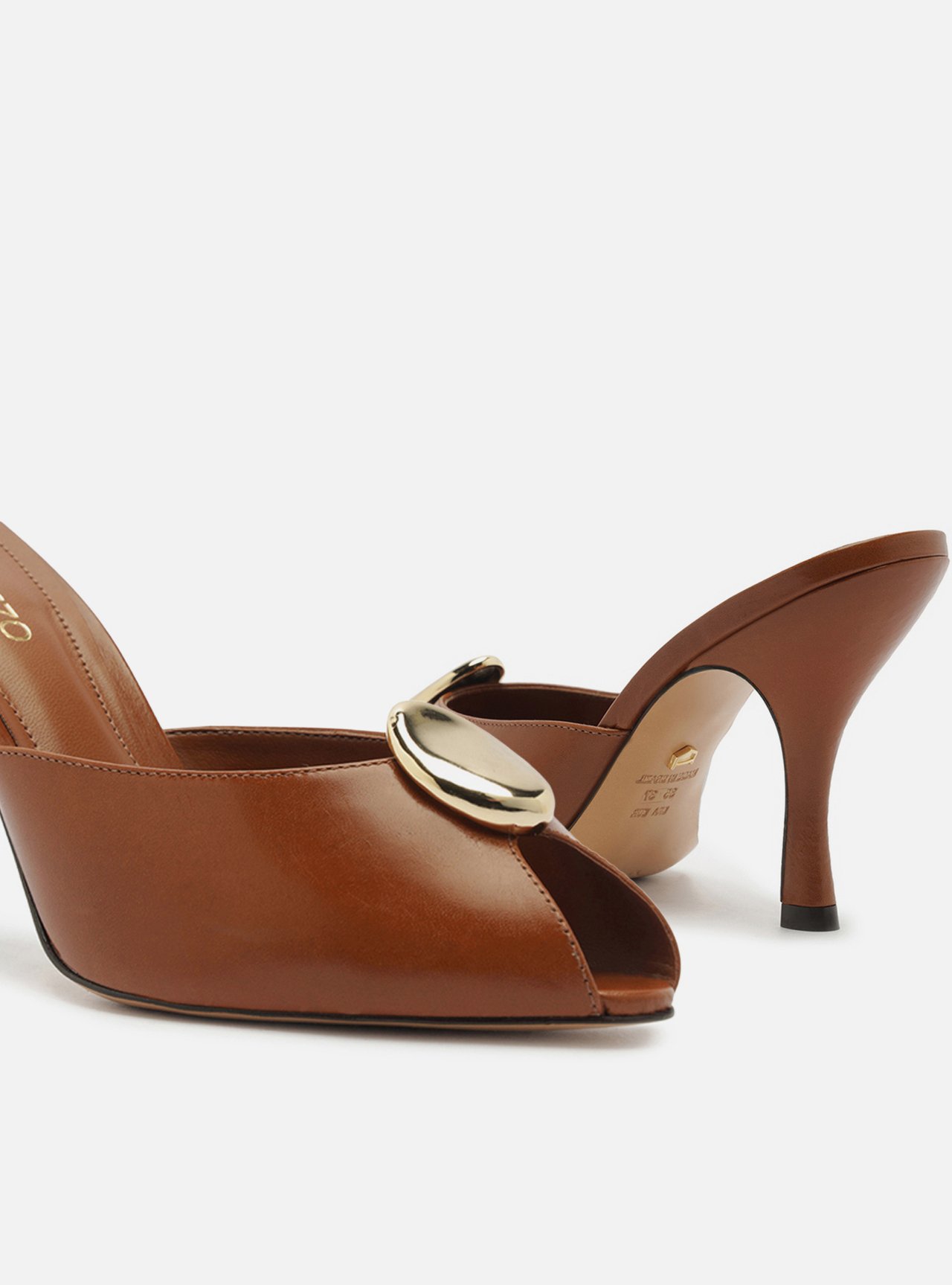 Foto 4 de Mule Peep Toe Marrom Couro Salto Alto Metal