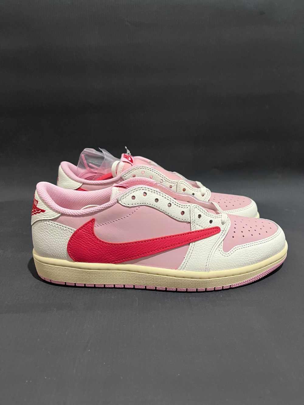 Travis Scott x Air Jordan 1 Low OG SP Sail Tropical Pink — 39.5, Novo