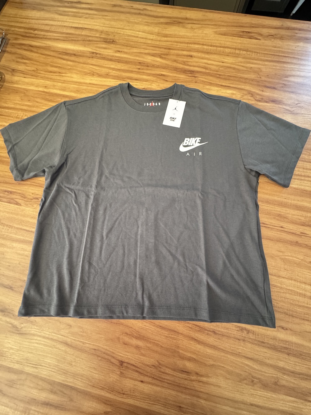 Nigel Sylvester x Air Jordan Camiseta Bike Air Black — XG, Novo