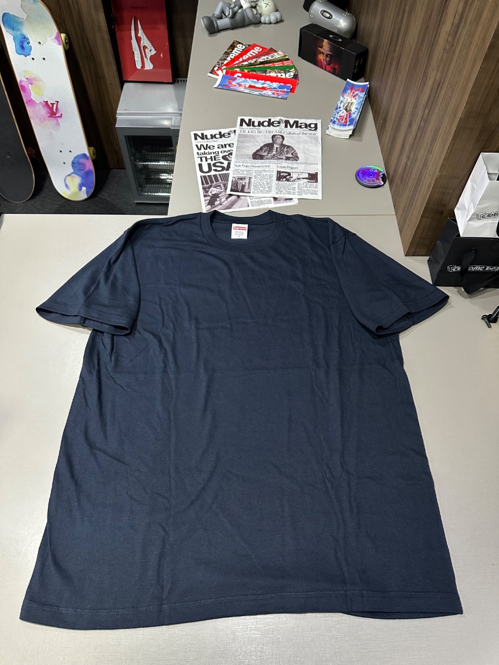 Camiseta Supreme Gems Navy FW26-W1 — M, Novo