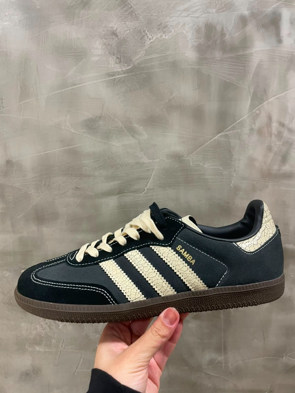 adidas Samba OG Carbon Warm Vanilla Gum — 35 / 36 / 37 / 39 / 40 / 41 / 42 / 43 / 44, Novo