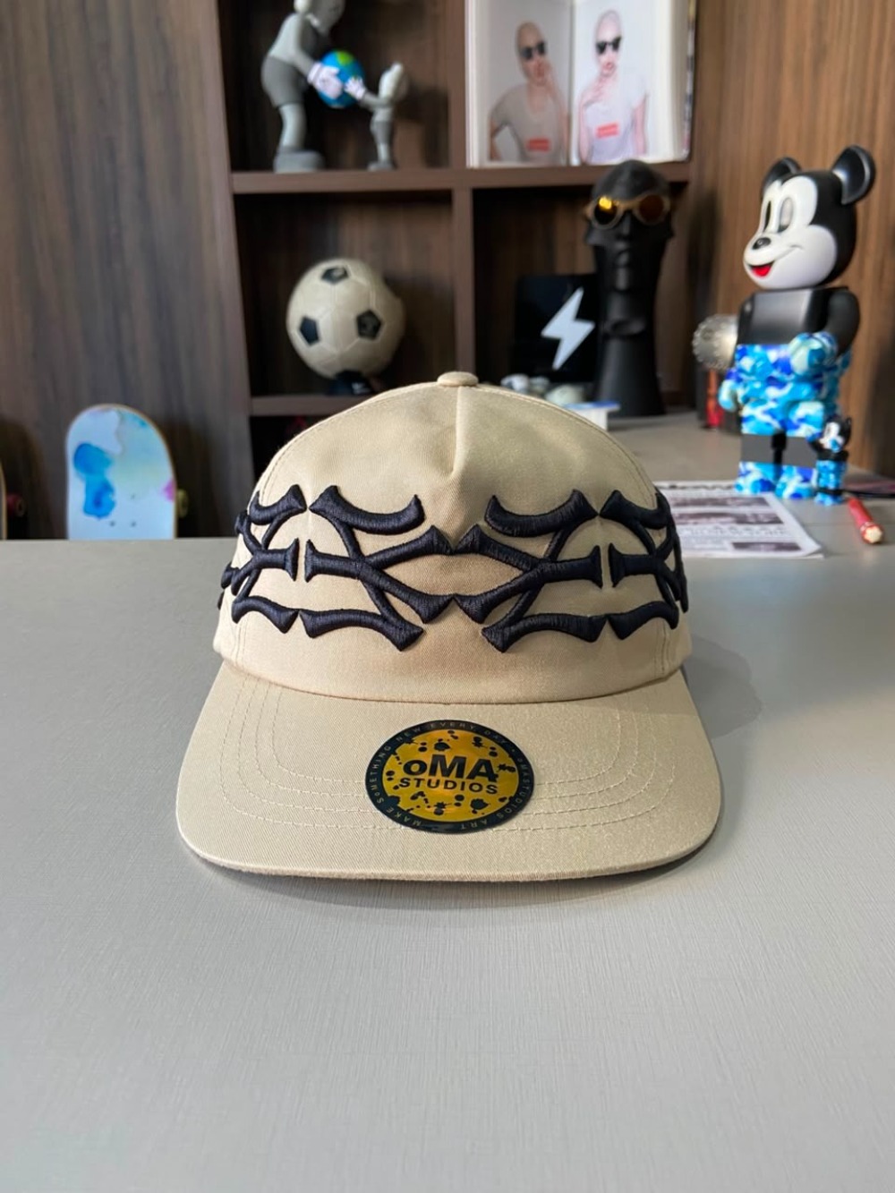 Boné oMA Studios NY NY Crown Beige — Único, Novo