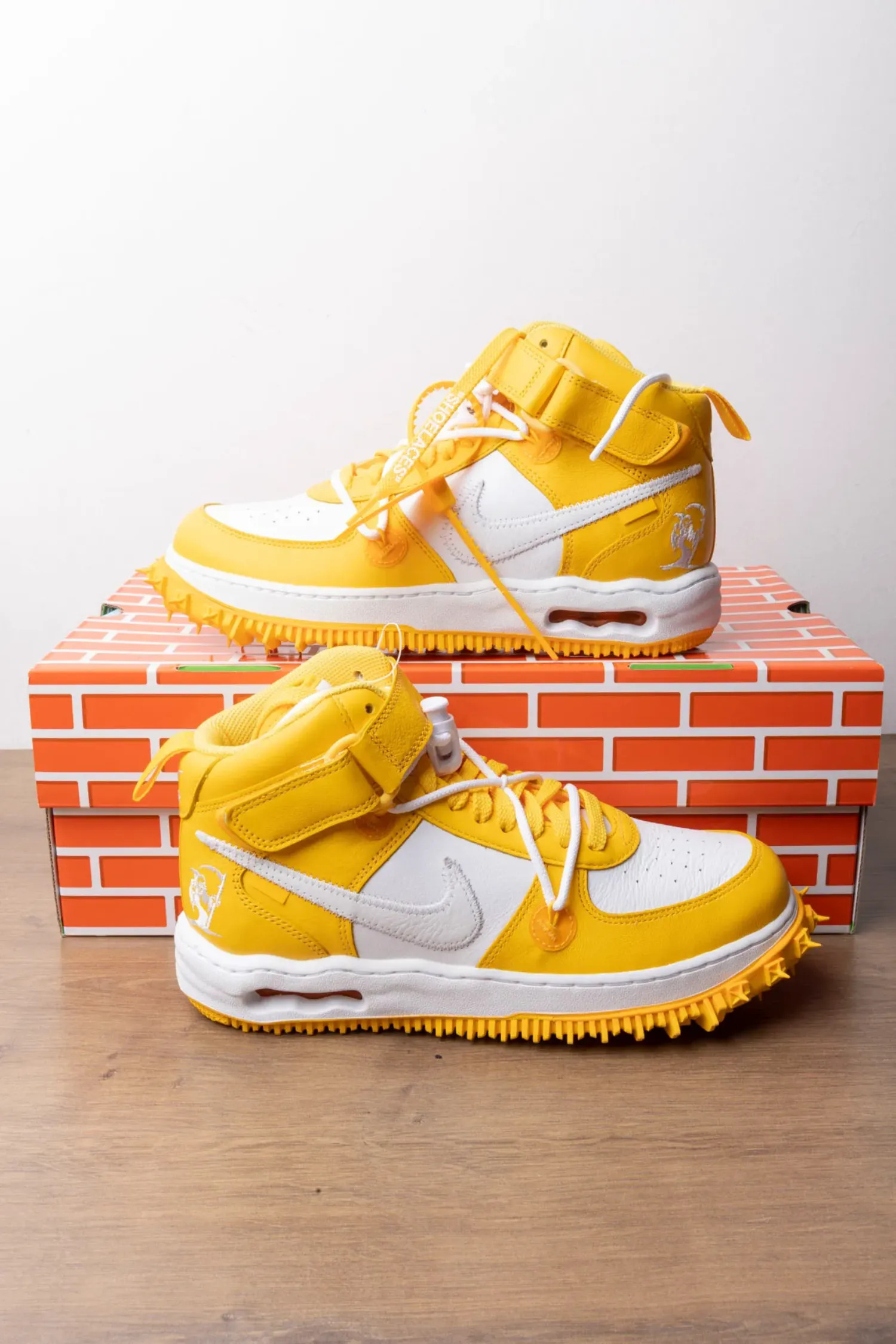 Foto 4 de Off-White x Nike Air Force 1 Mid Varsity Maize — 39.5, Novo