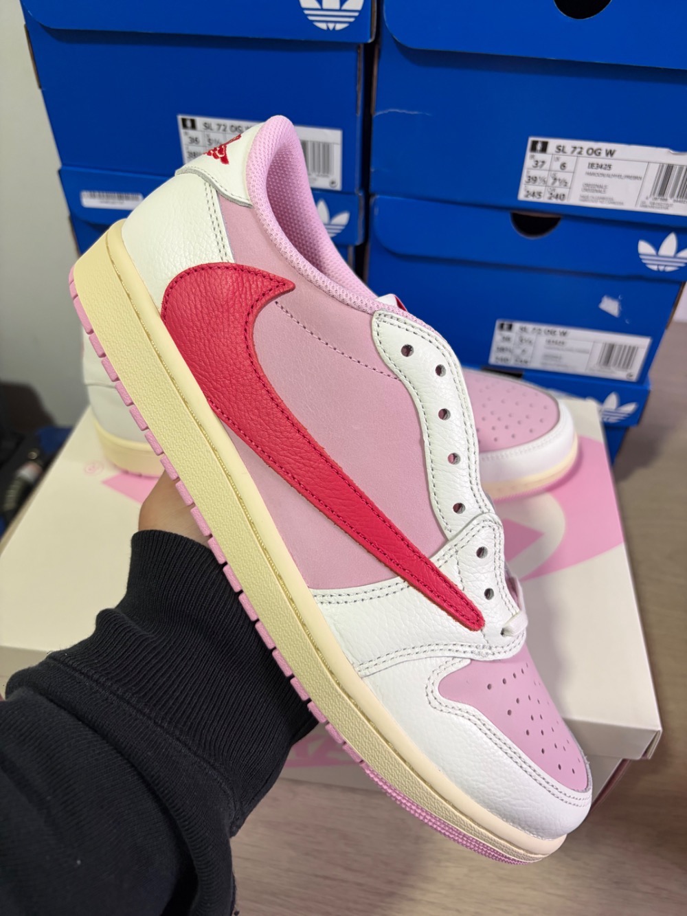 Travis Scott x Air Jordan 1 Low OG SP Sail Tropical Pink — 42.5, Novo