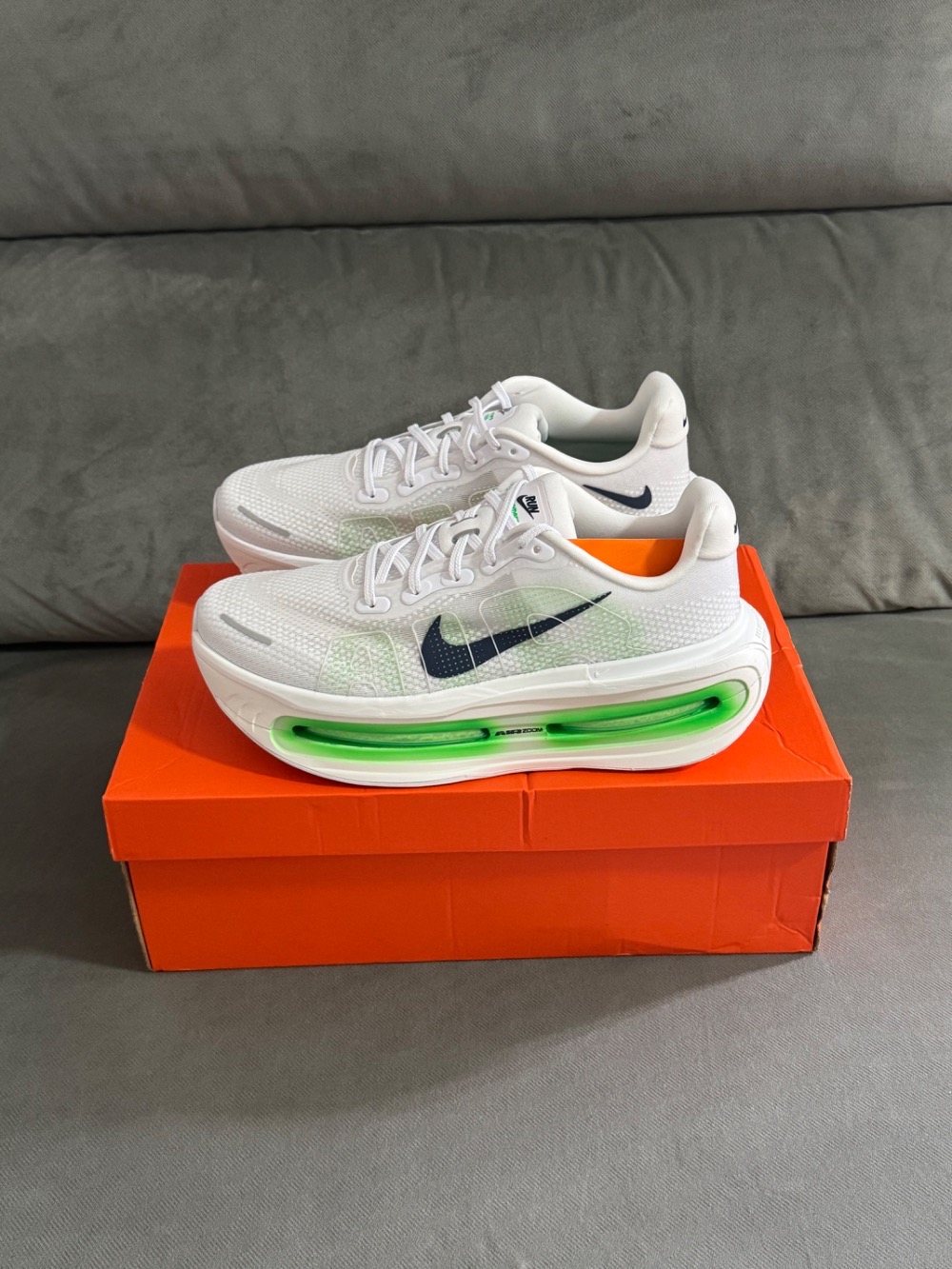 Nike Vomero Premium Green Spark — 43, Novo