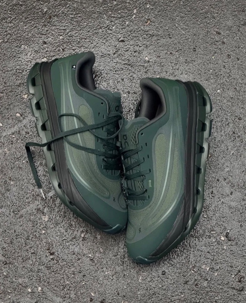 Foto 5 de On Running Cloudflow 5 Obsidian Evergreen — 44, Novo