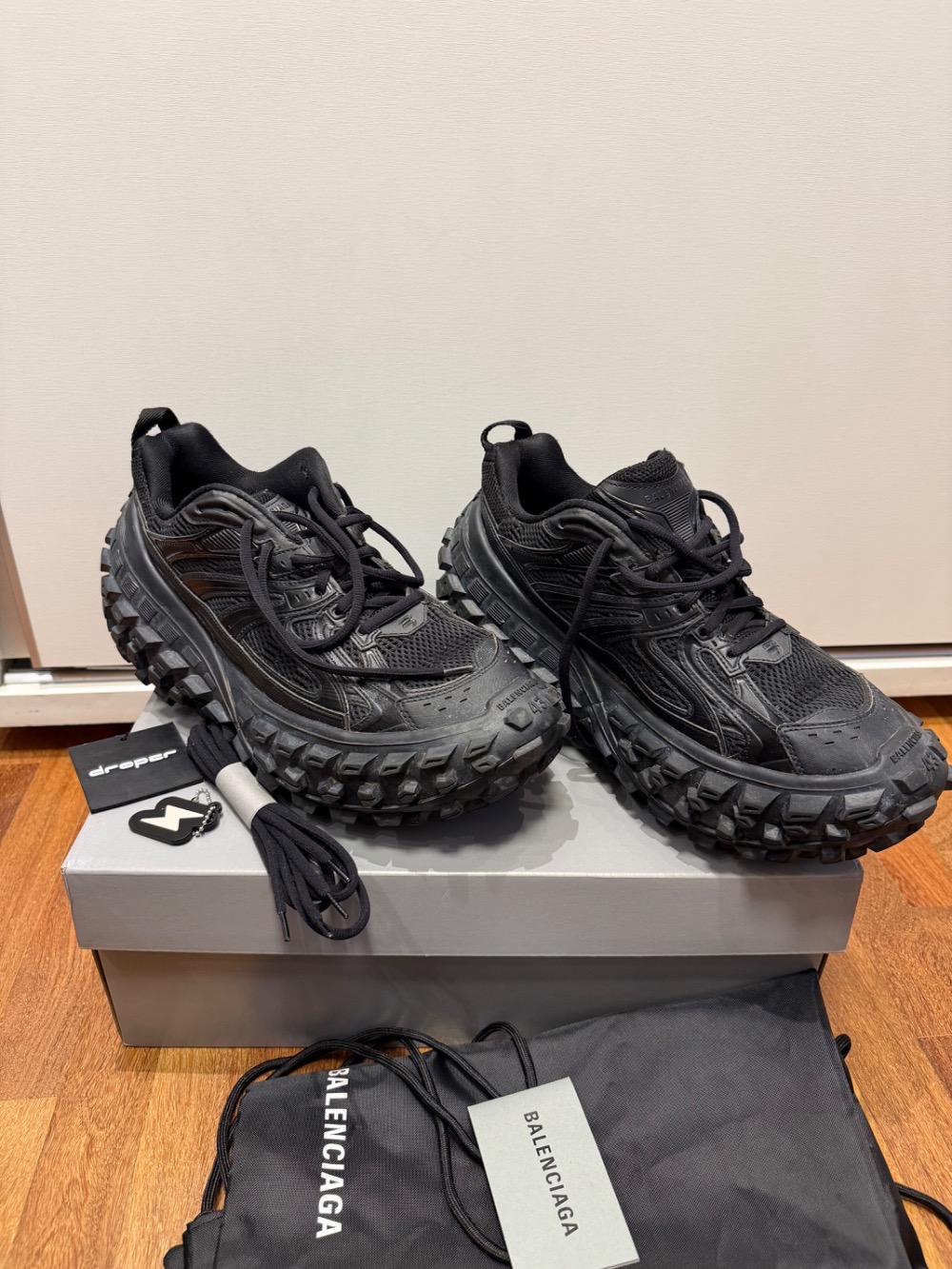 Balenciaga Defender Bouncer — 42, Usado