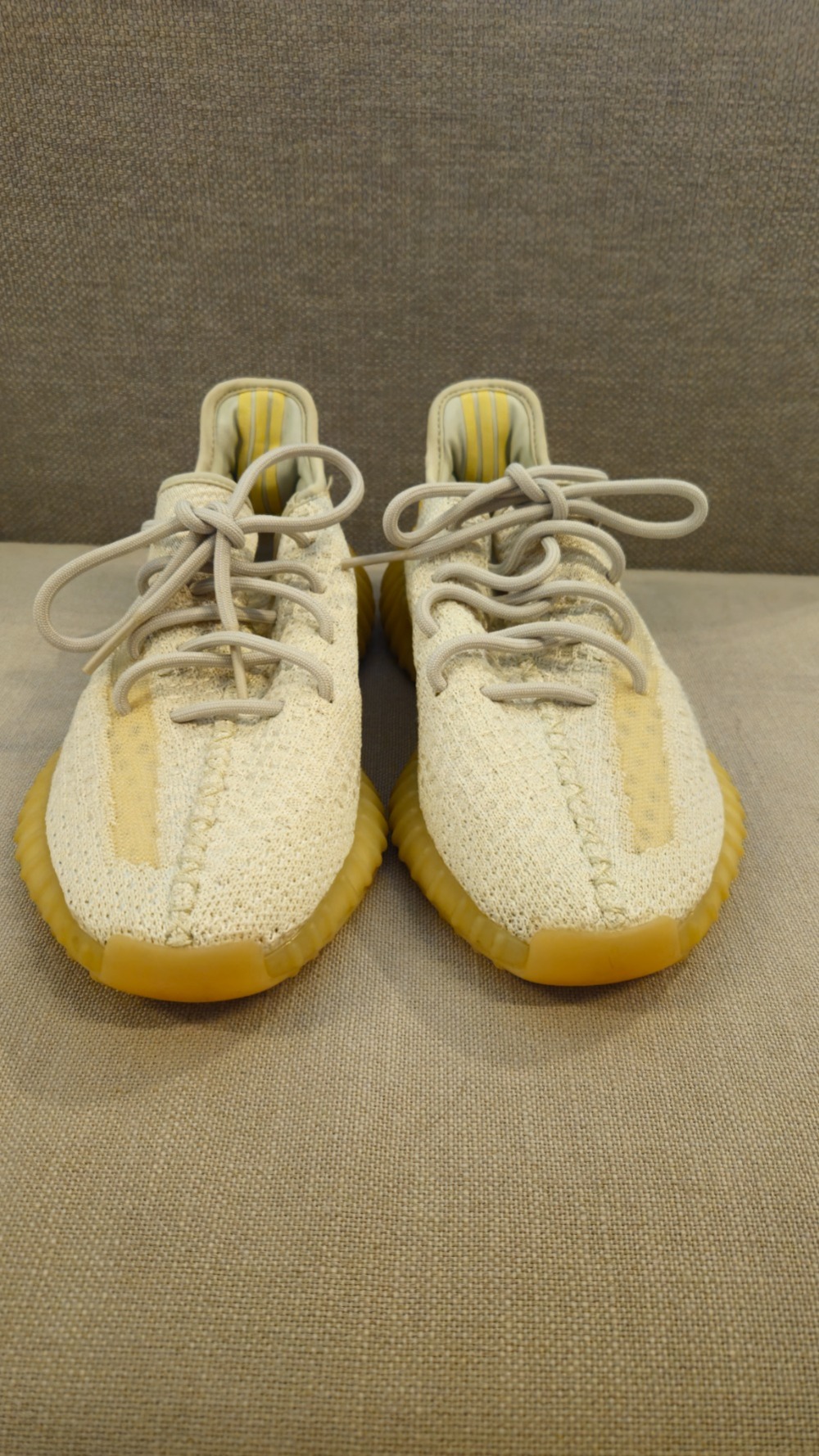 Yeezy Boost 350 v2 Light — 40, Usado