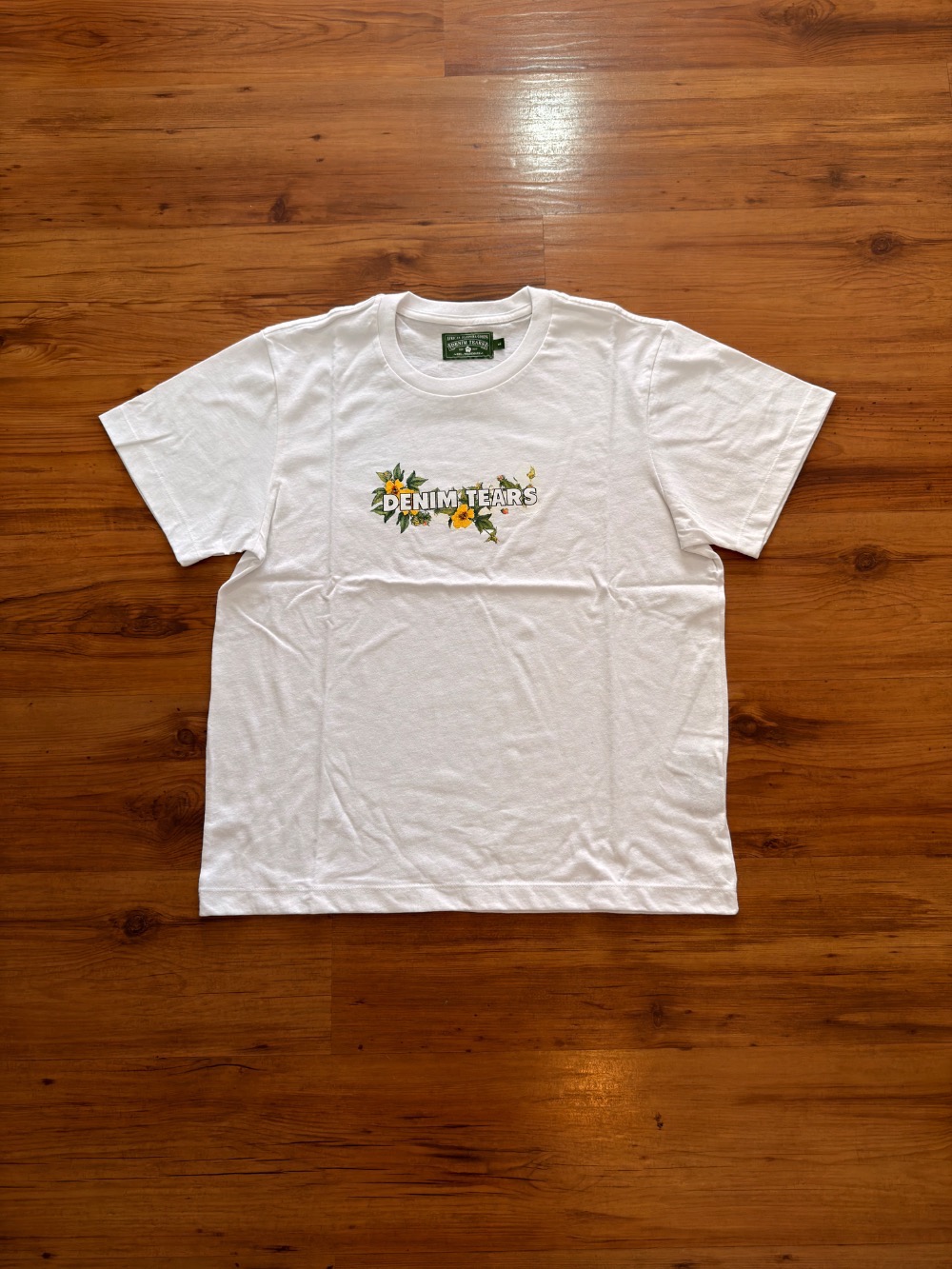 Camiseta Denim Tears Cotton Floral Logo Tee White — G / XG, Novo