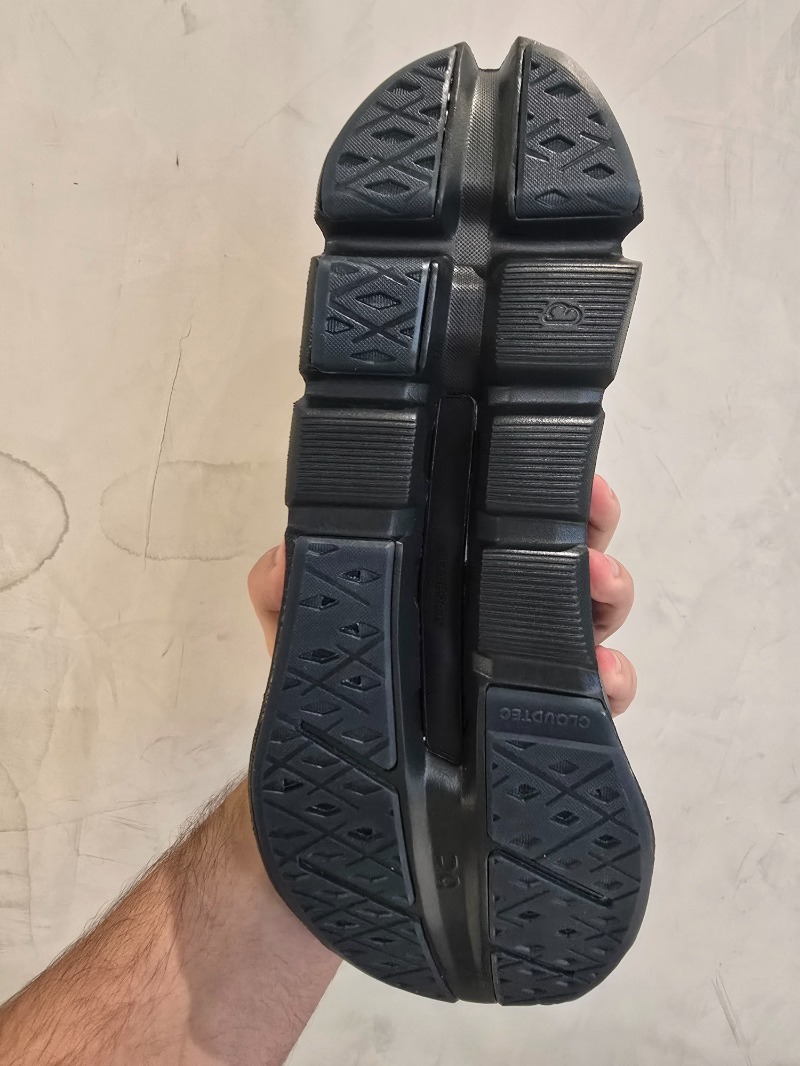 Foto 4 de On Running Cloudflow 5 Obsidian Evergreen — 34 / 35 / 37 / 38, Novo