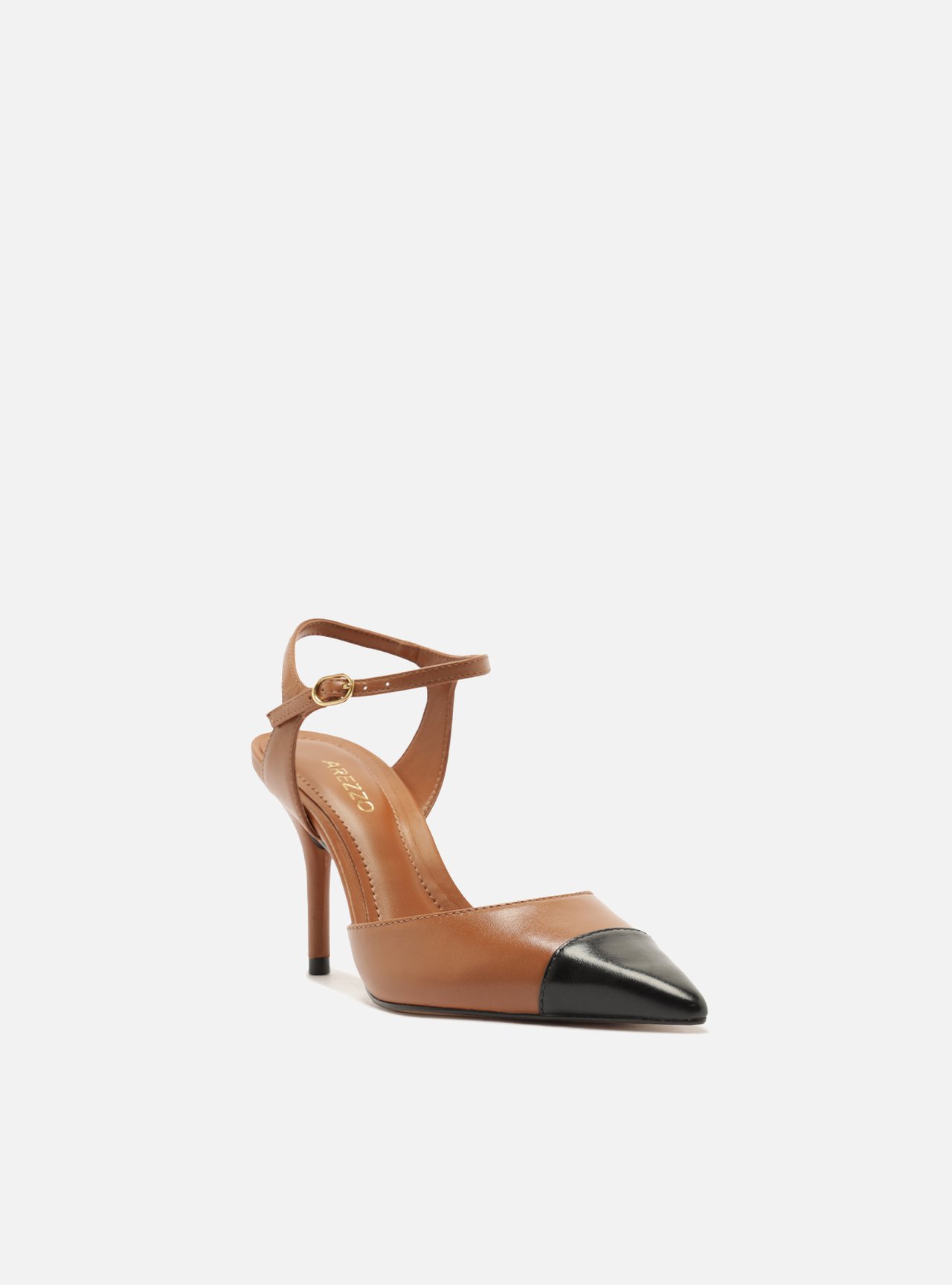 Foto 2 de Scarpin Marrom Couro Salto Fino Fivela Slingback