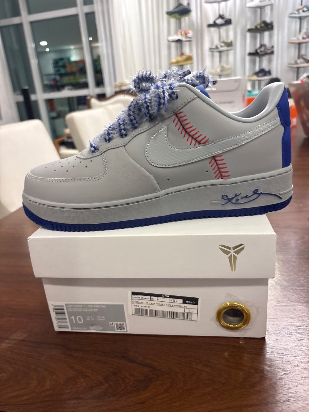 Kobe Bryant x Nike Air Force 1 Low Protro Dodgers Wolf Grey Rush Blue — 42, Novo