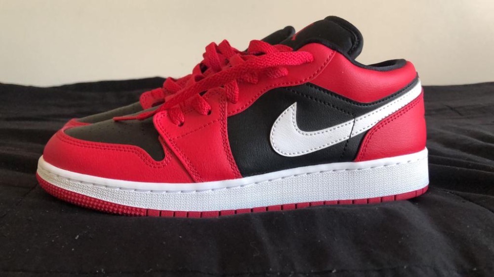 Air Jordan 1 Low GS Black Very Berry — 38, Usado