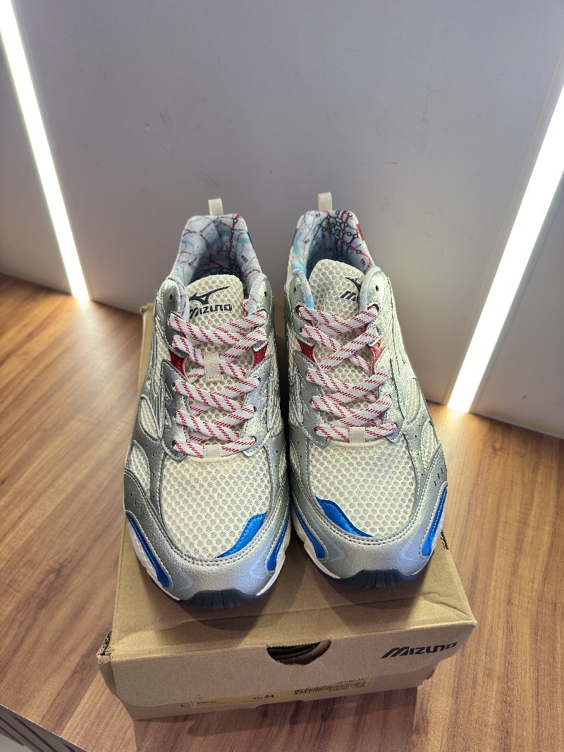 Foto 3 de Mizuno MXR Osaka Pack Pristine High Risk Red Blue Pace — 44, Novo