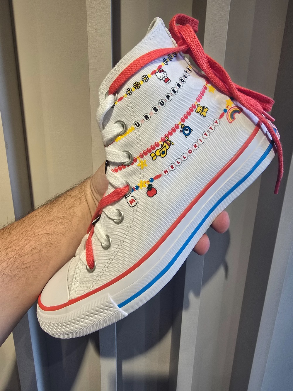 Hello Kitty x Converse Chuck Taylor All Star Charmed Cano Alto White — 34 / 35 / 36 / 38 / 33, Novo