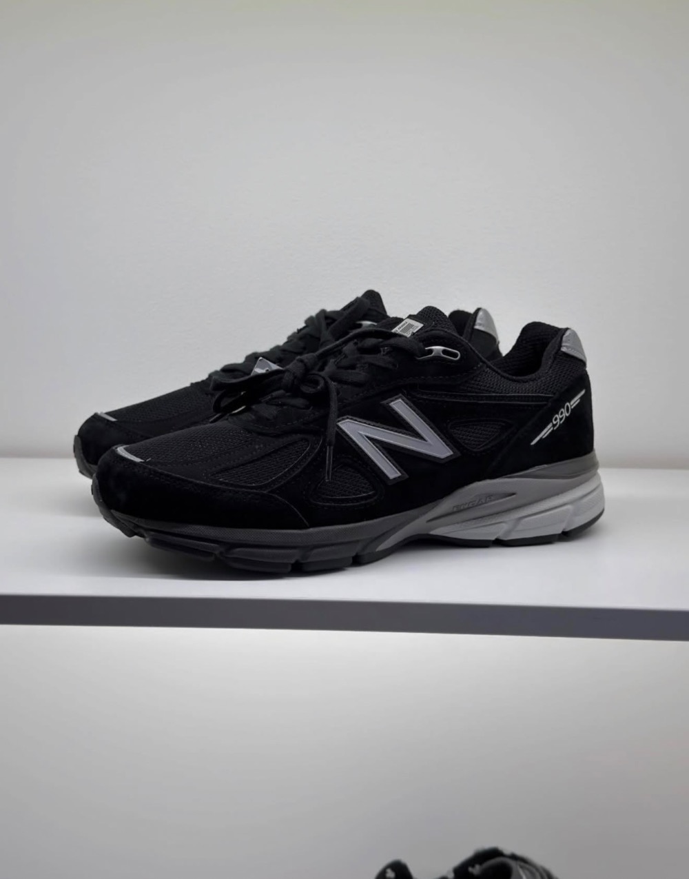 New Balance 990v4 Made in USA Black Silver — 42, Novo
