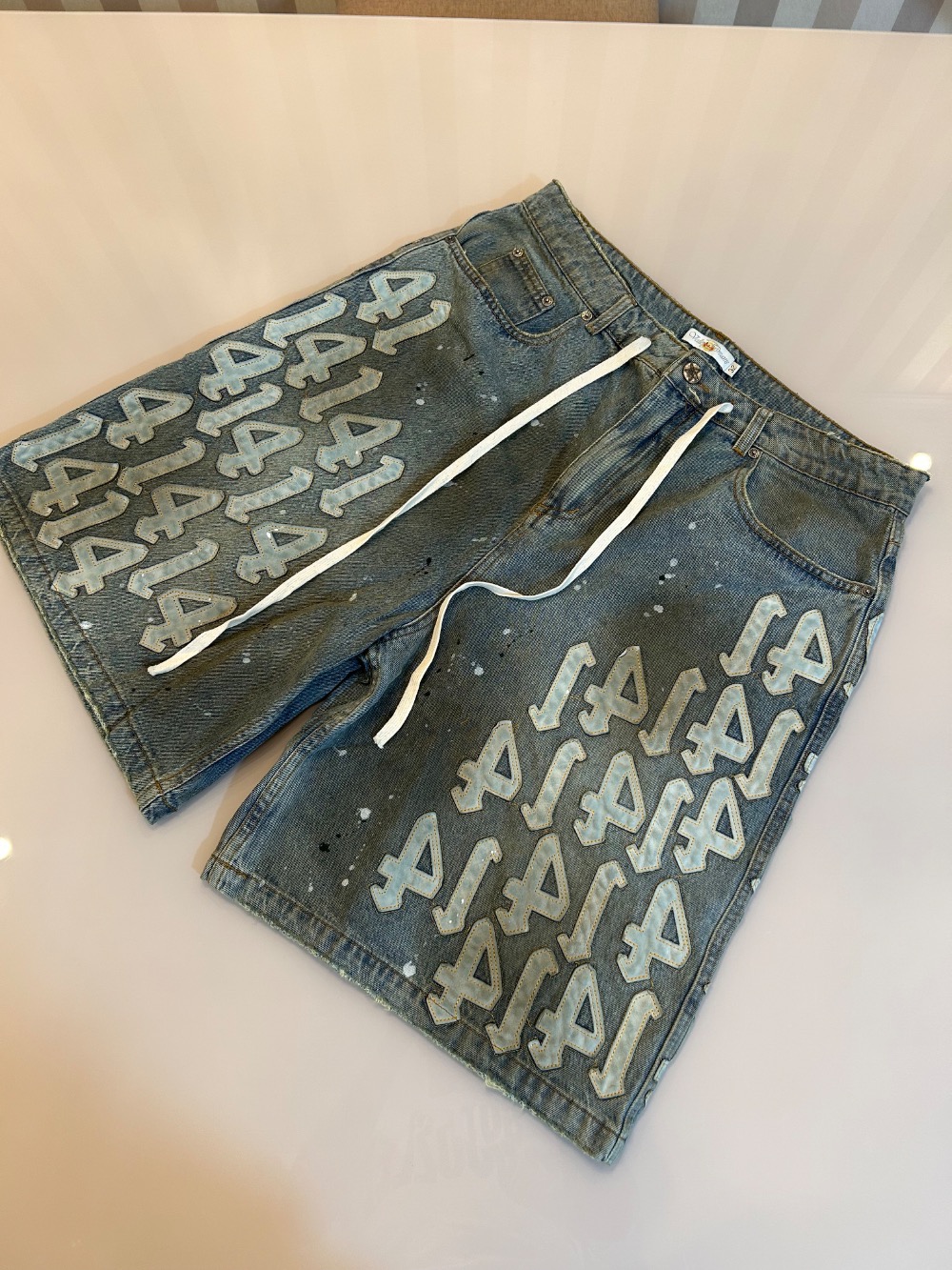 Jorts Vale Lives Forever Charm White — 44, Novo