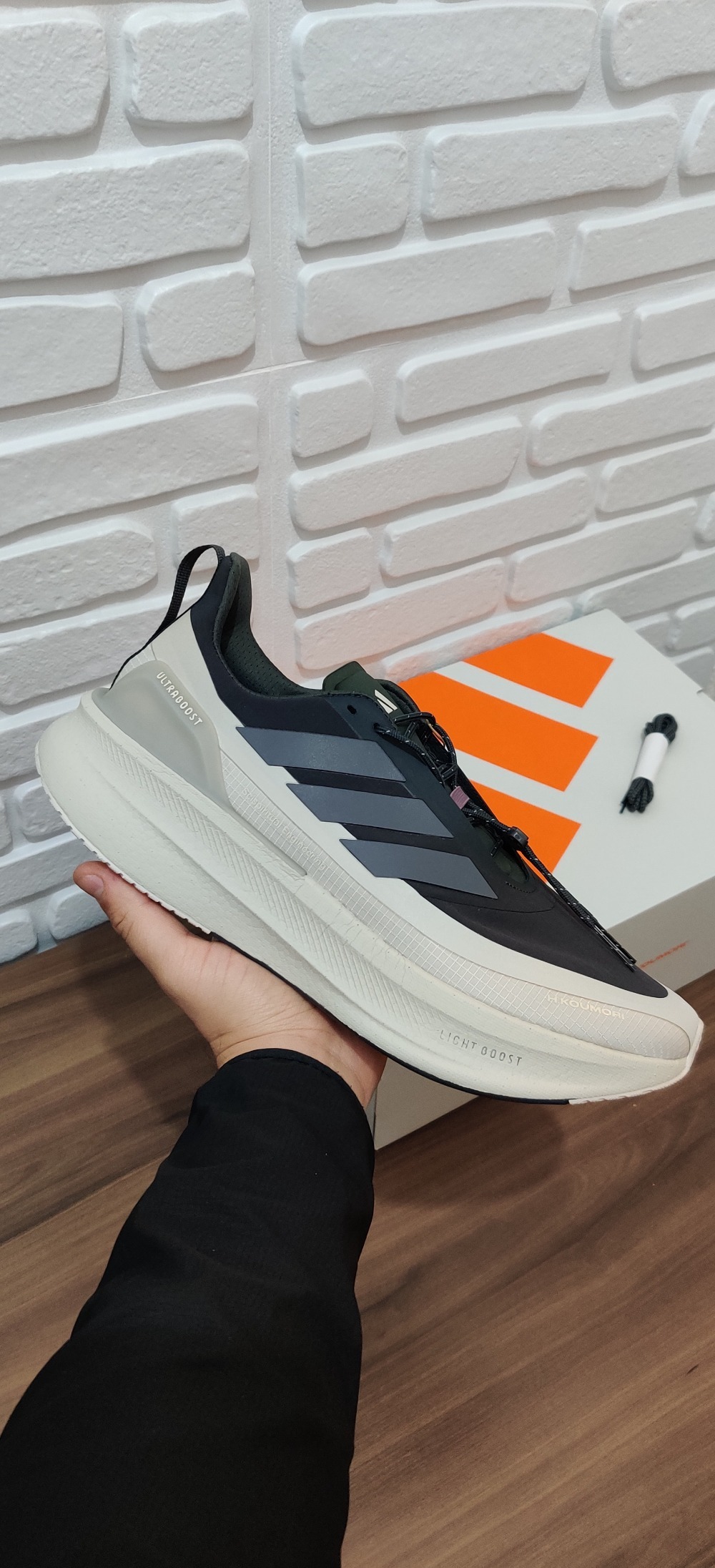 Hermanos Koumori x adidas Ultraboost 5 Carbon Grey Five Alumina — 39, Novo