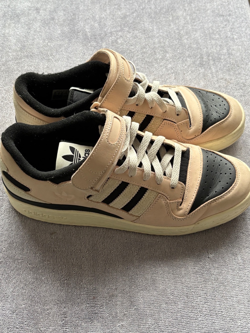 adidas Forum 84 Low Wonder Quartz Off White Core Black — 42, Usado