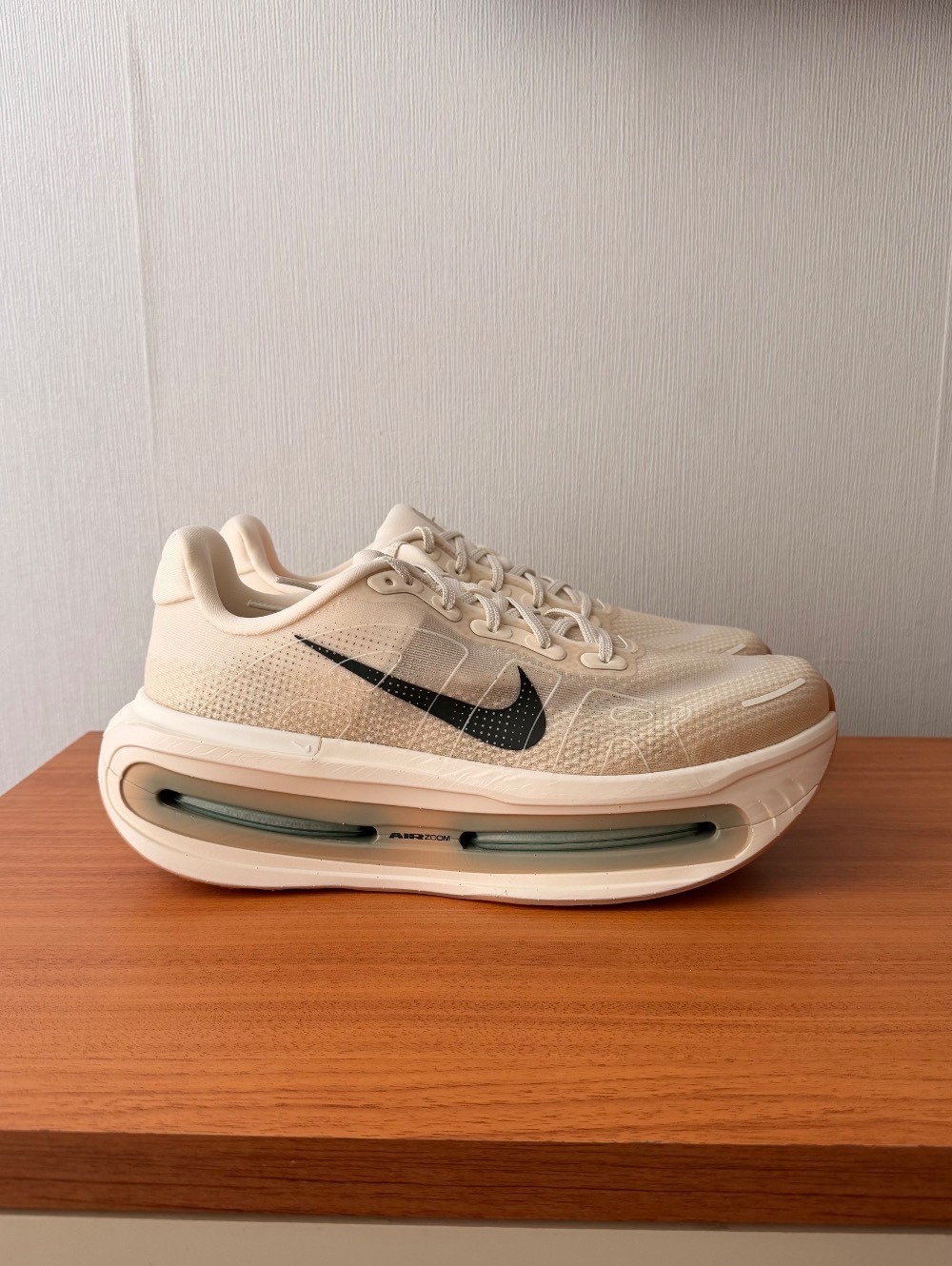 Nike Vomero Premium Pale Ivory Jade Horizon — 39, Novo