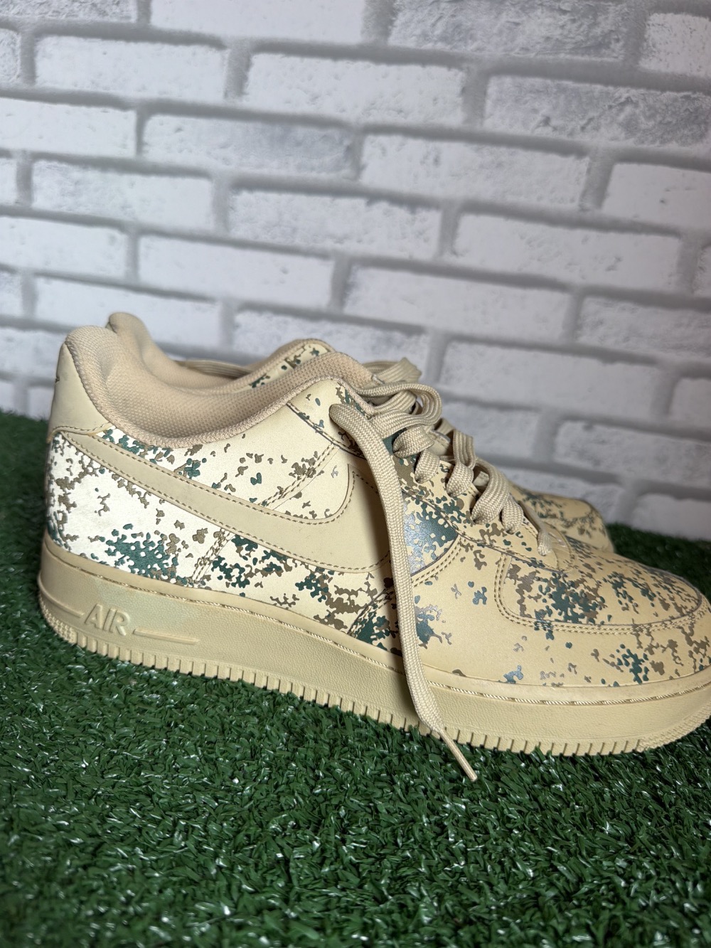Nike Air Force 1 Gold Reflective Camo — 41, Novo