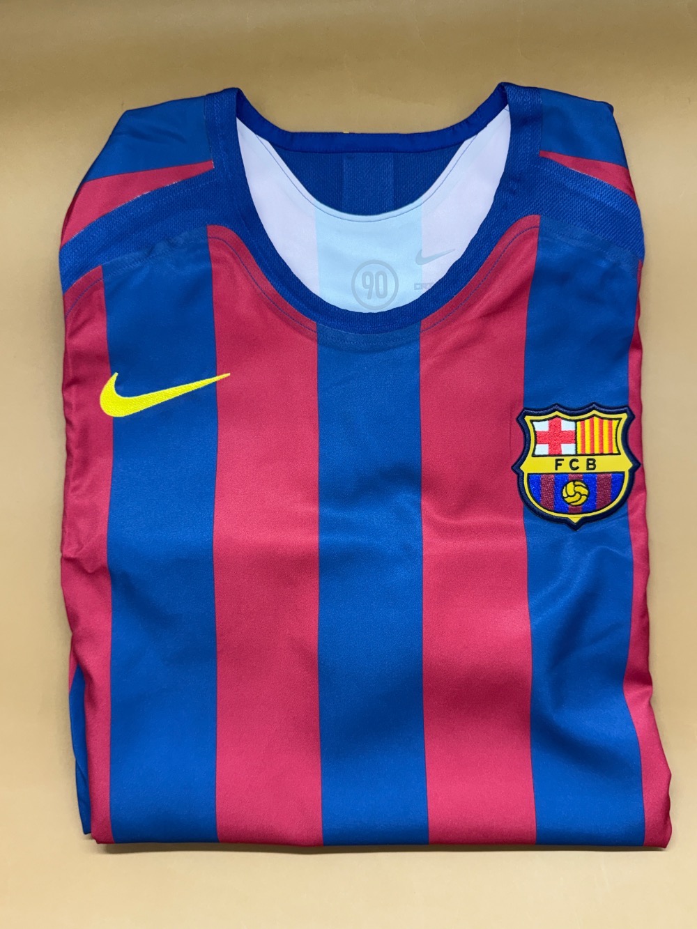 Camisa Nike FC Barcelona Re-Issue 2005/06 Ronaldinho #10 Home Jersey — G, Novo