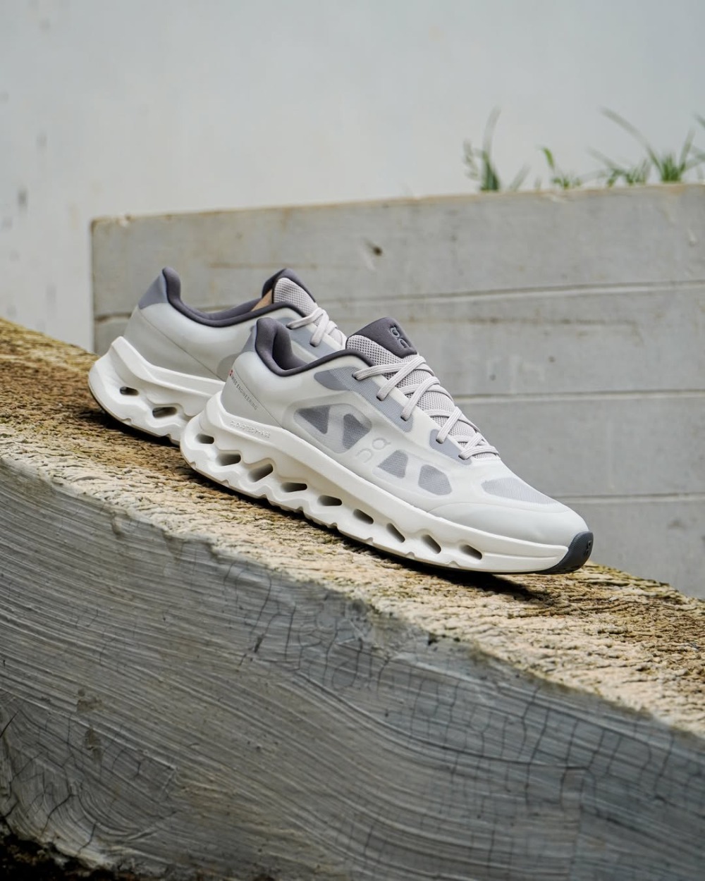 On Running Cloudtilt Remix 1 Alloy Ivory Feminino — 34 / 35 / 36 / 37 / 38 / 39 / 40 / 41 / 42, Novo