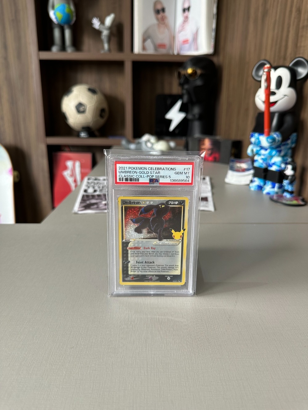 Umbreon Star (17/17) Celebrações Pokémon TCG — PSA 10, Novo