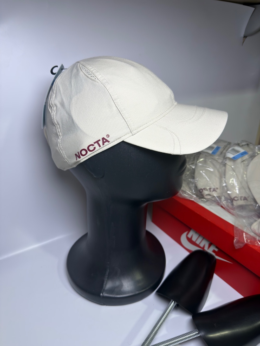 NOCTA x Boné Nike Light Orewood Brown Team Red — M, Novo