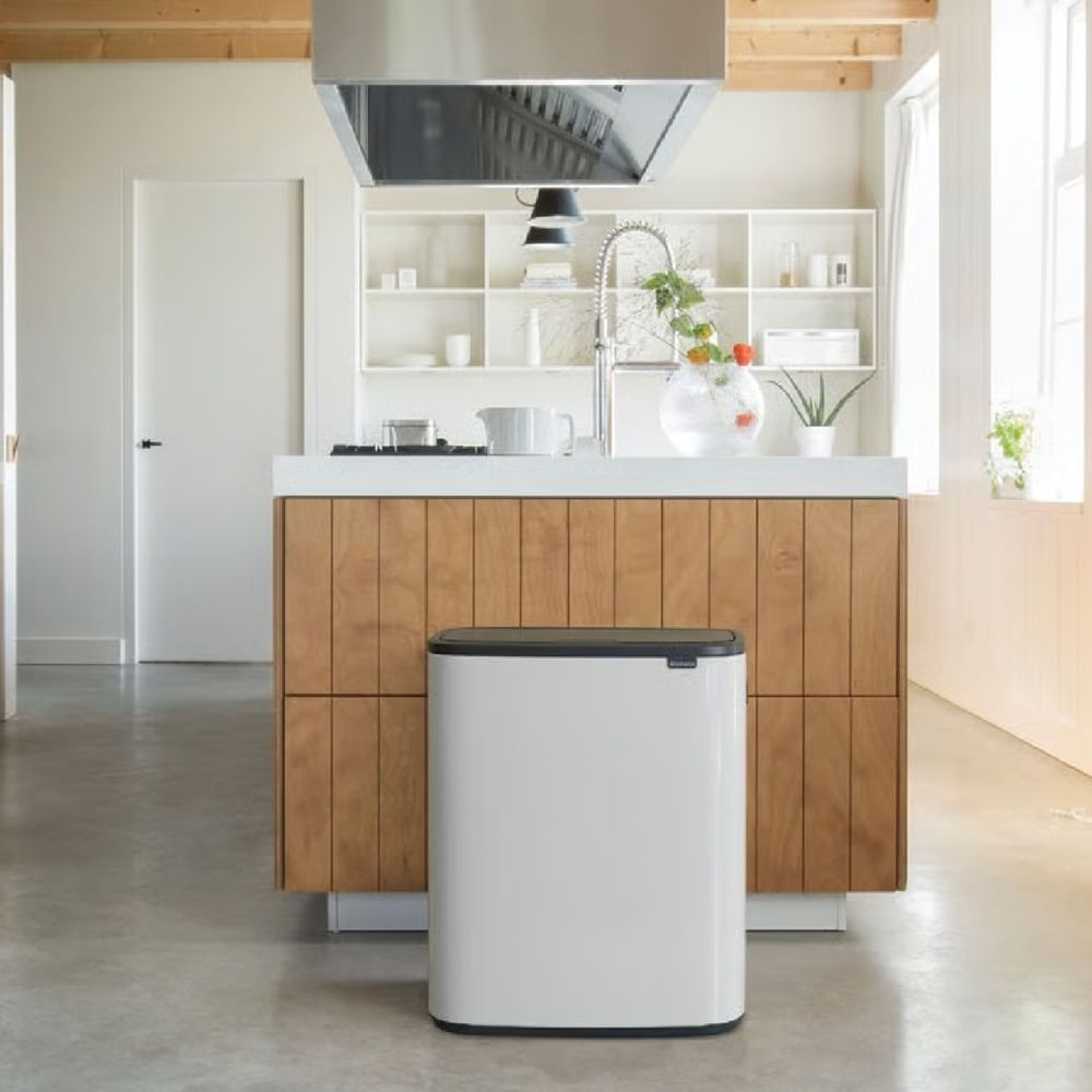 Foto 2 de LIXEIRA RETANGULAR BRABANTIA BO TOUCH 60L EM AÇO INOX BRANCO 223006