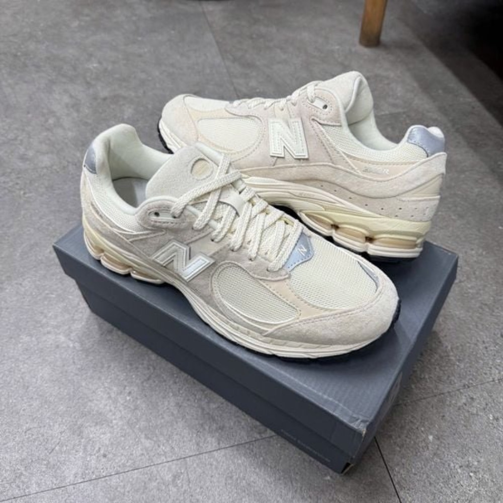 New Balance 2002R Off White — 34 / 35 / 35.5 / 36 / 37 / 37.5 / 38 / 39 / 39.5, Novo
