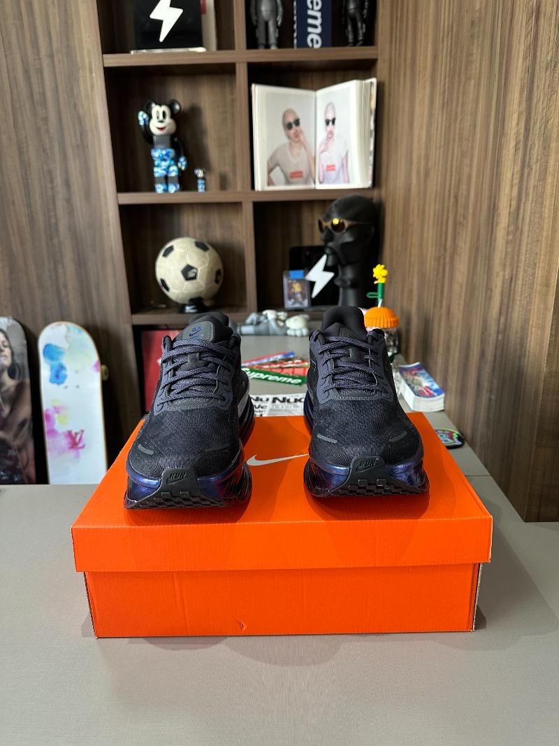 Foto 5 de Nike Vomero Premium Gridiron — 42, Novo