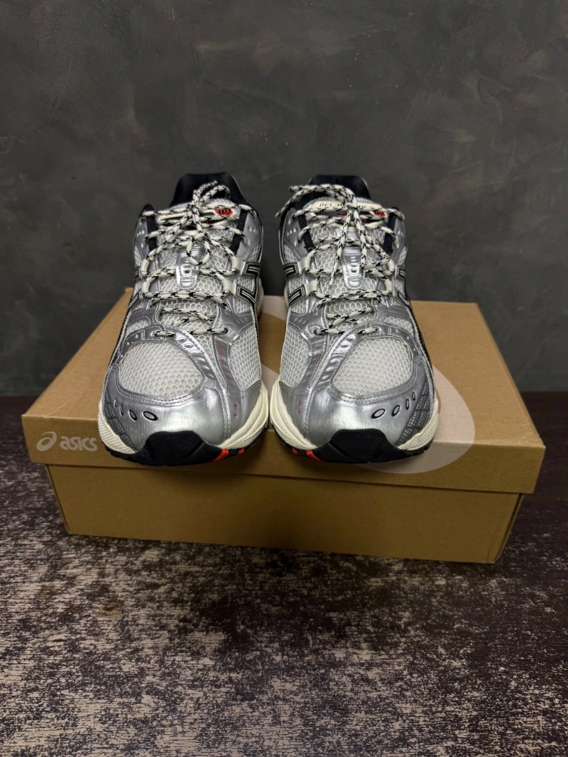 Foto 3 de Asics Gel-Nimbus 10.1 White Black — 44, Usado