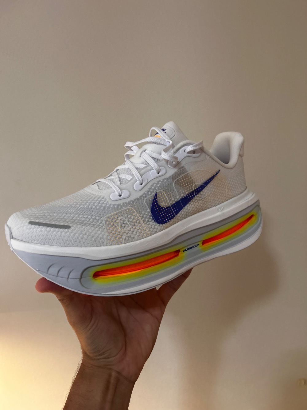 Nike Vomero Premium White Lapis Total Orange — 44, Novo