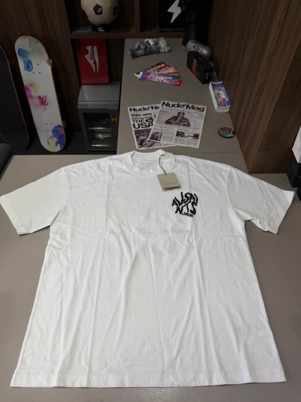 Camiseta AllSaints Orlando Logo Print Oversized Ashen White — M, Novo