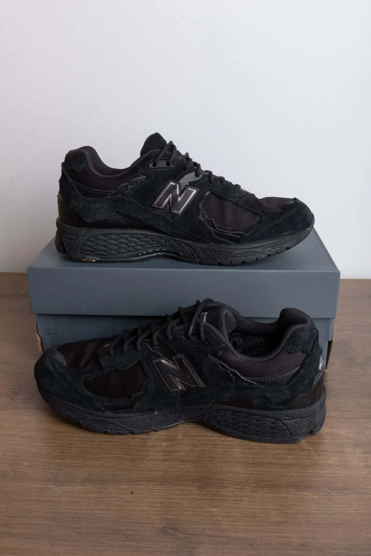Foto 3 de New Balance 2002R Protection Pack Black — 42, Usado