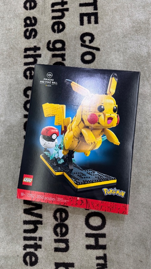 LEGO Pokémon Pikachu and Poké Ball #72152 — grande, Novo