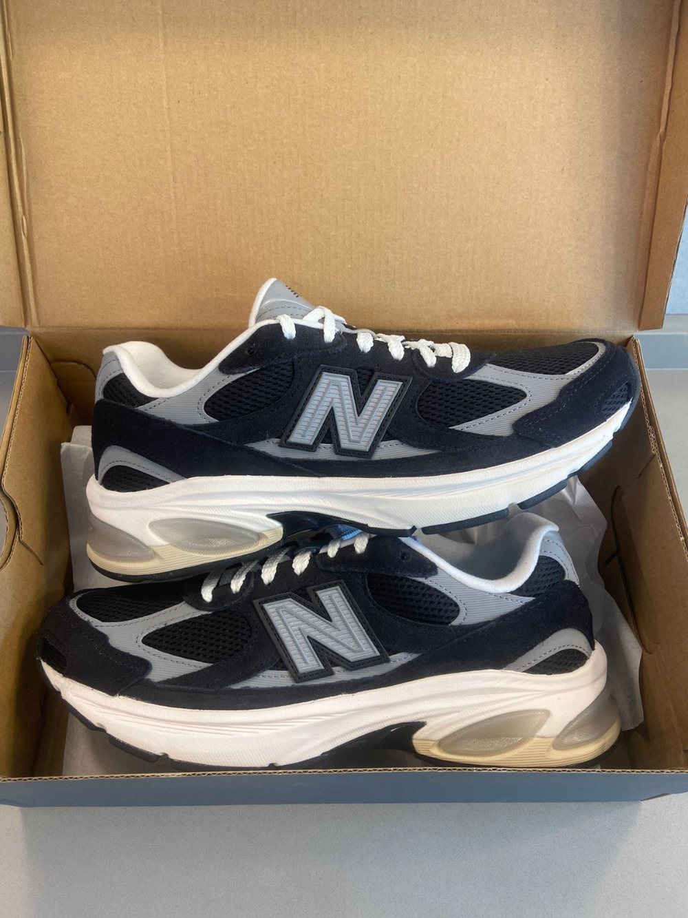 New Balance 2010 Black White Grey — 40 / 41, Novo
