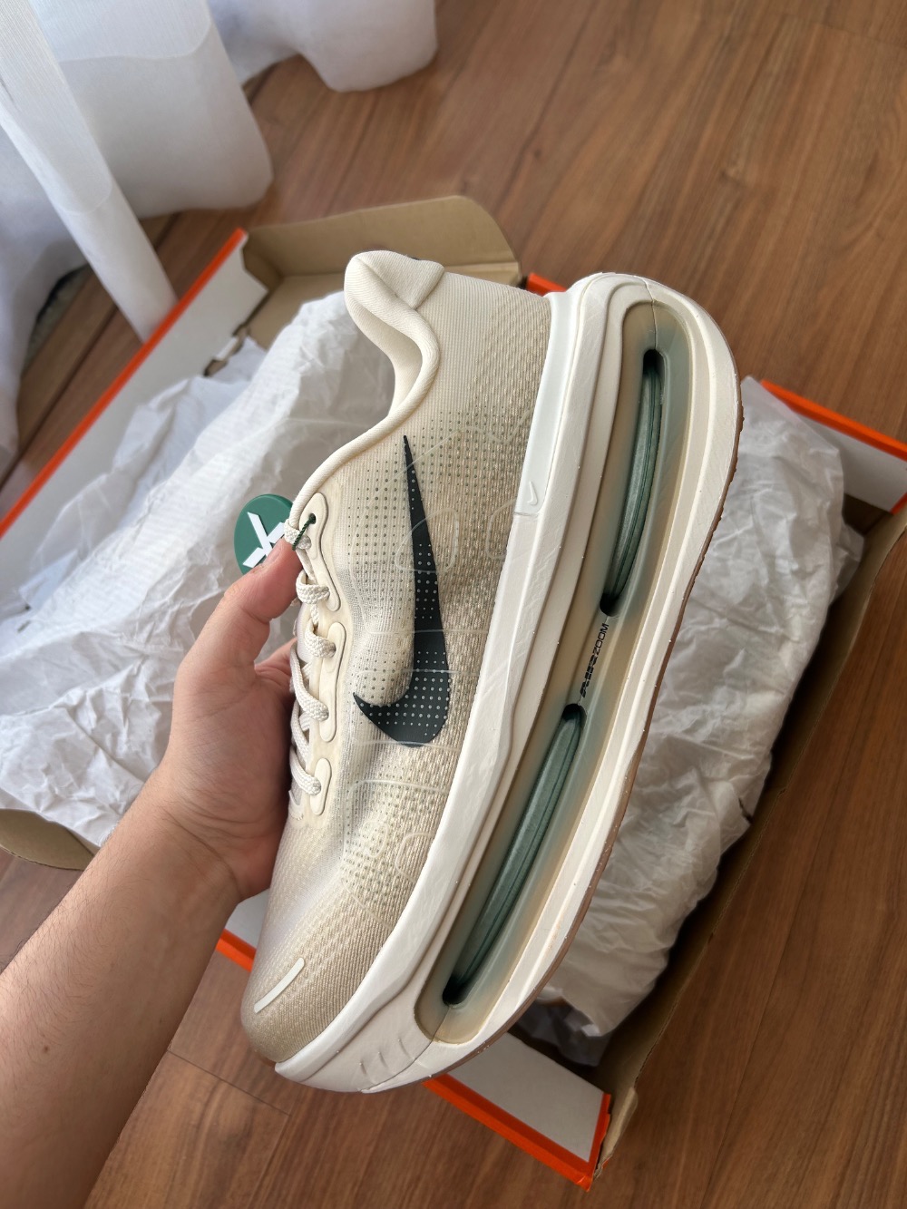 Nike Vomero Premium Pale Ivory Jade Horizon — 41, Novo