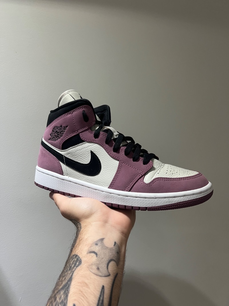 Foto 2 de Air Jordan 1 Mid SE Berry Pink — 40, Usado