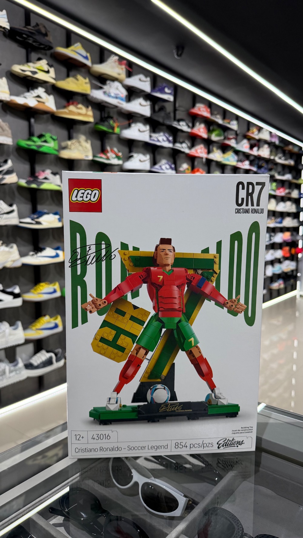 LEGO Editions Cristiano Ronaldo Soccer Legend Set #43016 — médio, Novo