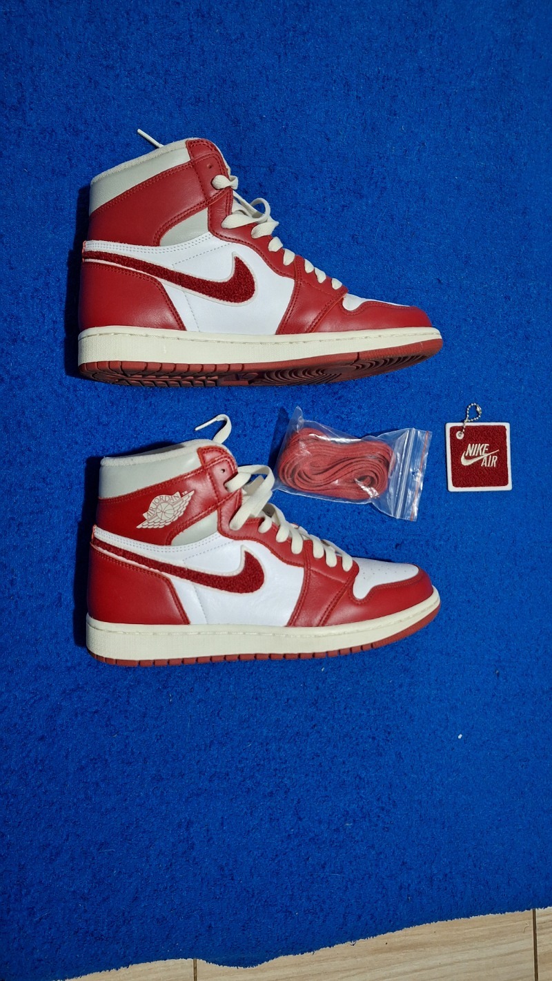 Foto 2 de Air Jordan 1 High Varsity Red — 39, Usado