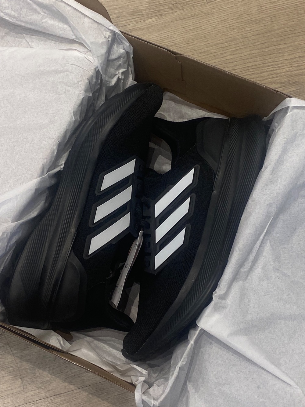 adidas Acelera 2 Black — 38 / 39 / 40 / 41 / 42 / 43, Novo