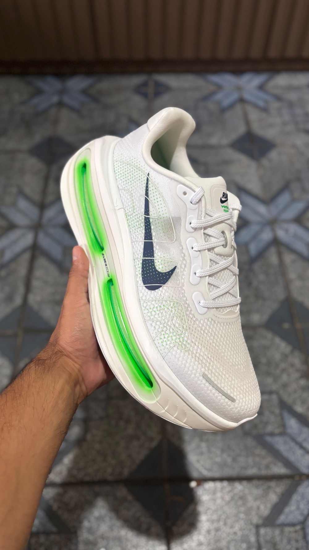 Nike Vomero Premium Green Spark — 45, Novo