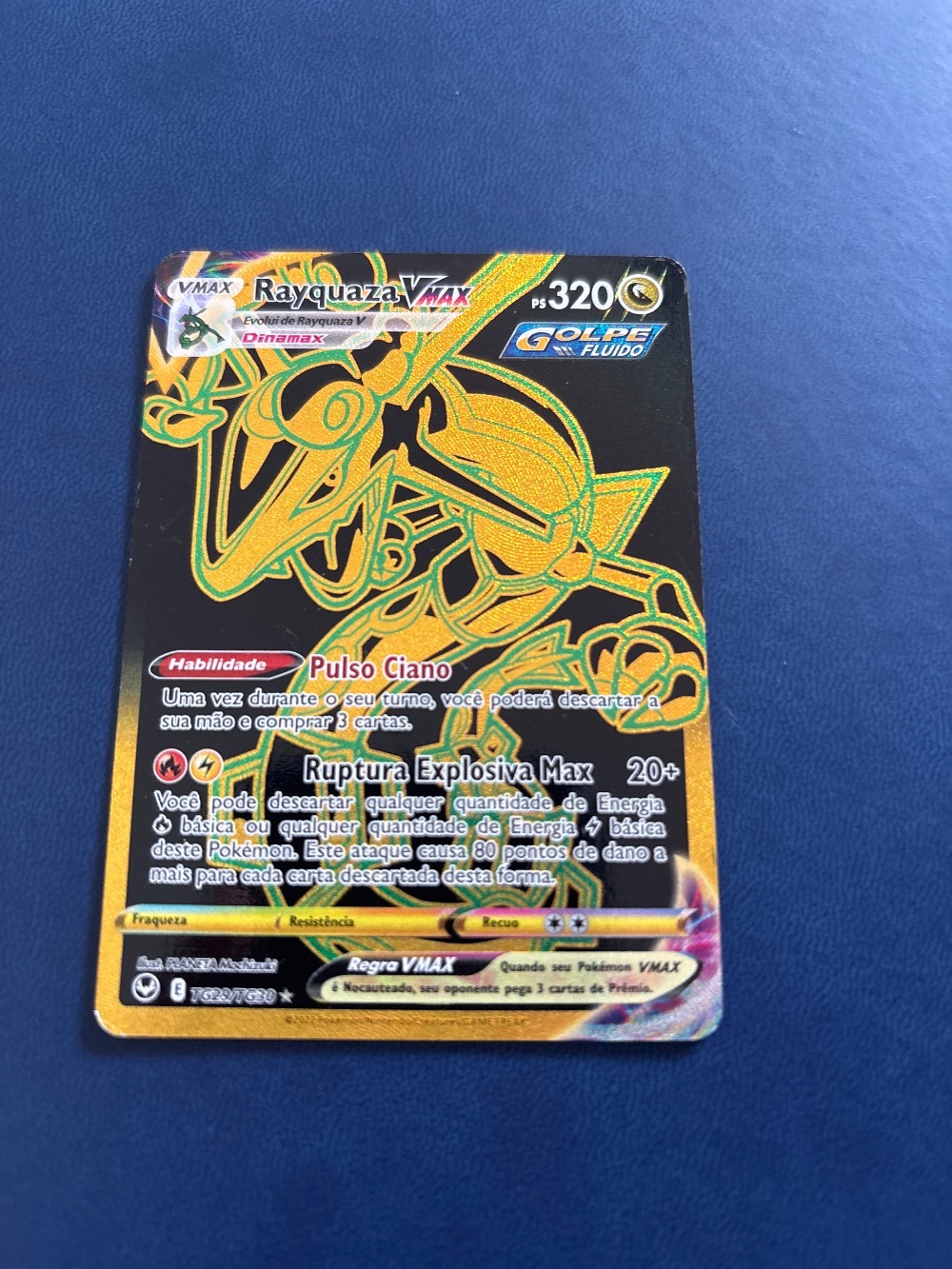 Rayquaza VMAX (TG29/TG30) Tempestade Prateada Pokémon TCG — Damaged, Usado